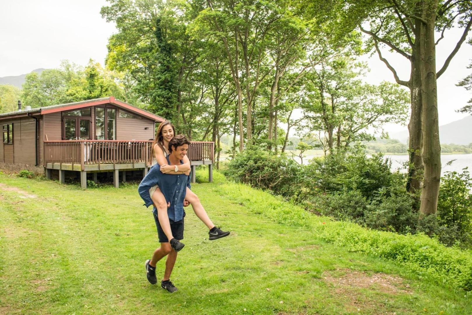 Lodge By The Lake - Lake District - Hot Tub Bassenthwaite Buitenkant foto