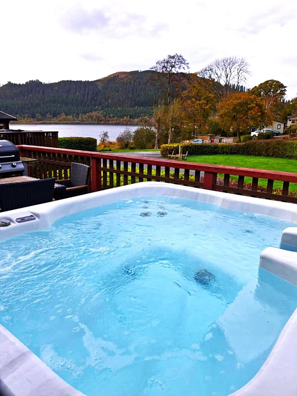 Lodge By The Lake - Lake District - Hot Tub Bassenthwaite Buitenkant foto